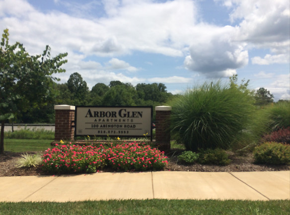 Arbor Glen Apartments - Lenoir, NC