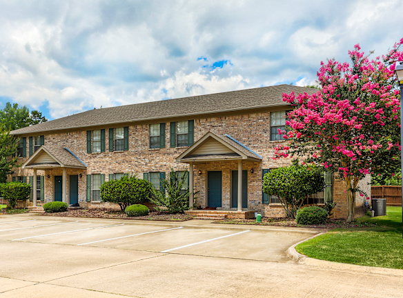 Windsor Park Townhomes 2 Windsor Drive Maumelle AR Apartments for