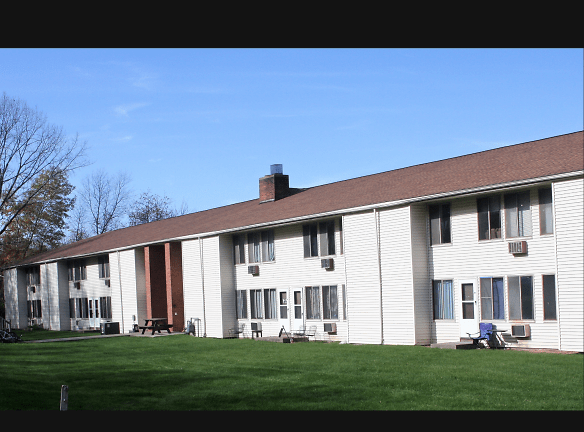 Woodland Apartments - Platteville, WI