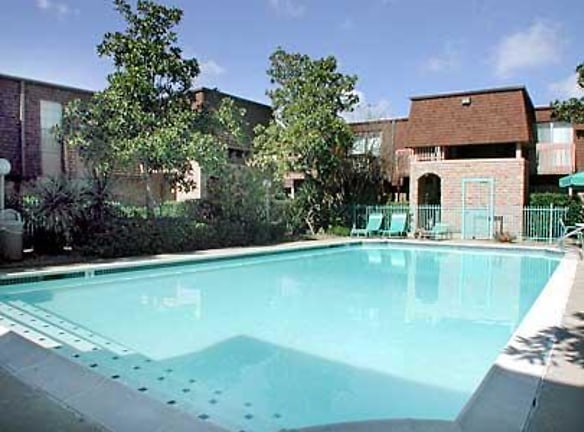 Villa Marina Apartments - Galveston, TX