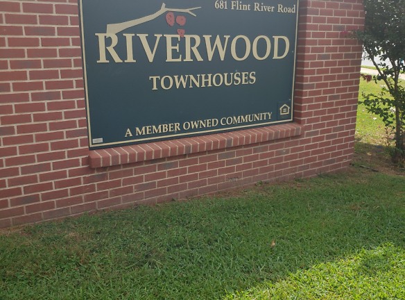 Riverwood Townhouses Apartments - Jonesboro, GA