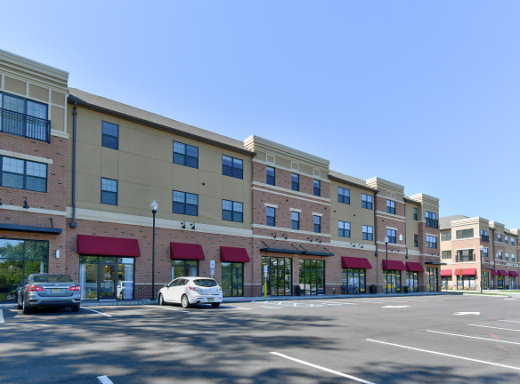 The Edge At Freehold Apartments - Freehold, NJ