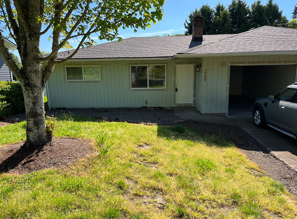 1703 NW Springhill Dr - Albany, OR