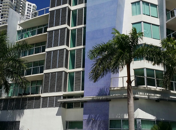 Condo Building Apartments - Miami Beach, FL