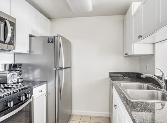 4-75 48th Ave unit 422 - Queens, NY