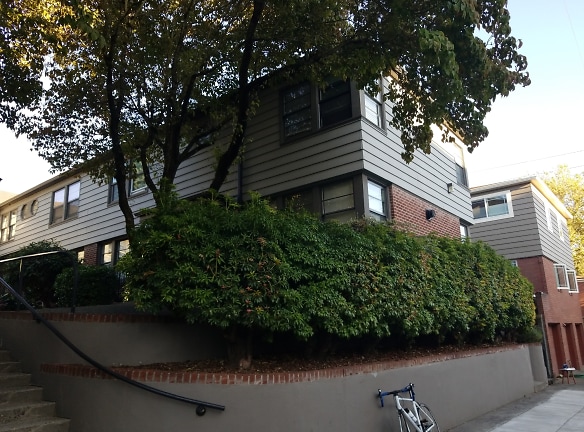 The Irvington Apartments - Portland, OR