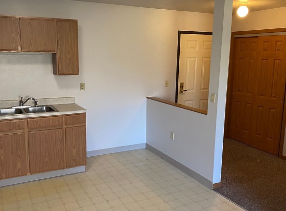 One And Two Bedroom Apartments Tucked Away Along The River! - Sioux City, IA