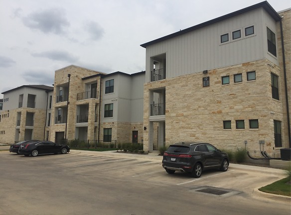 LENOX OVERLOOK Apartments - San Antonio, TX