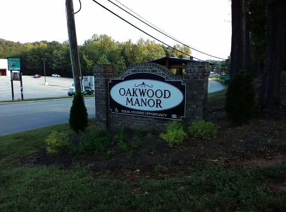 Oakwood Manor Apartments - Mayodan, NC
