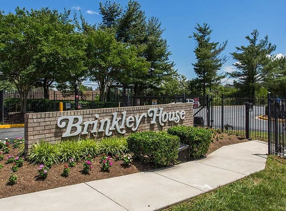 Brinkley House Apartments - Temple Hills, MD