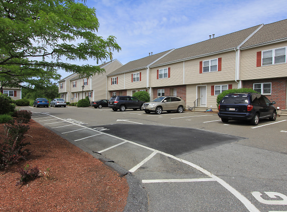 Spring Meadows Apartments - Danvers, MA