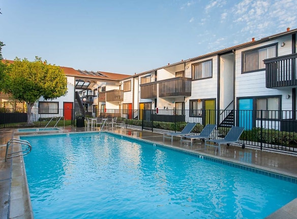 Eastside Apartments - Costa Mesa, CA