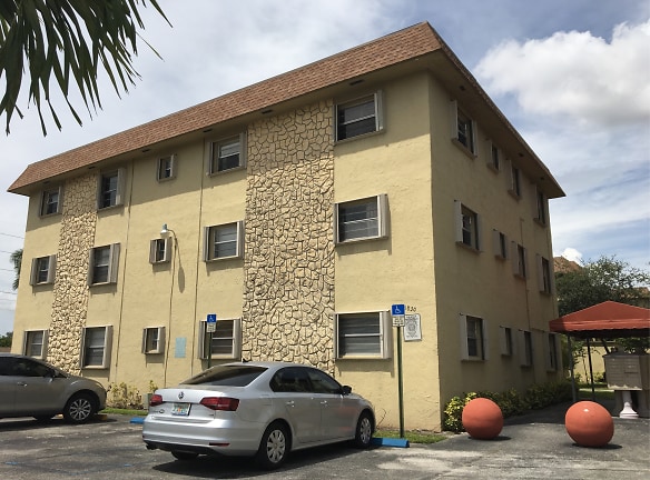 Marthas Apartments - Hialeah, FL