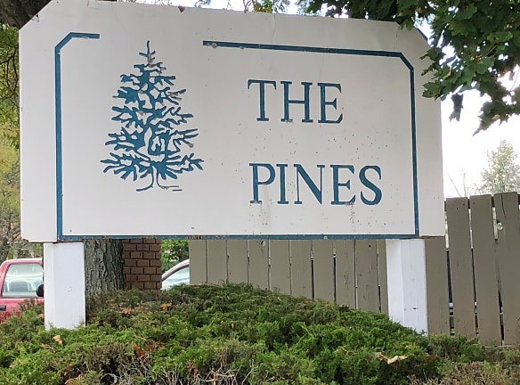 Pines Apartment - Shelby, OH
