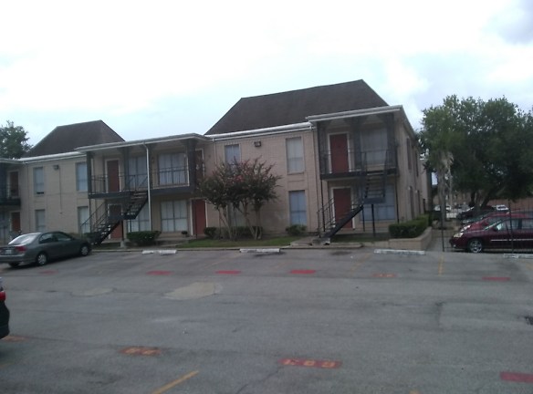 Braeswood Plaza Apartments - Houston, TX