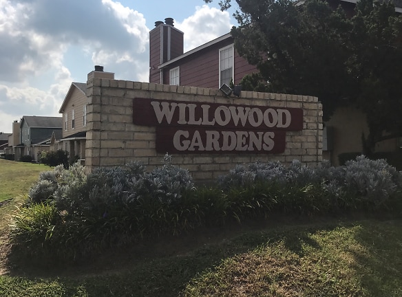 Willow Wood Gardens Apartments - Houston, TX