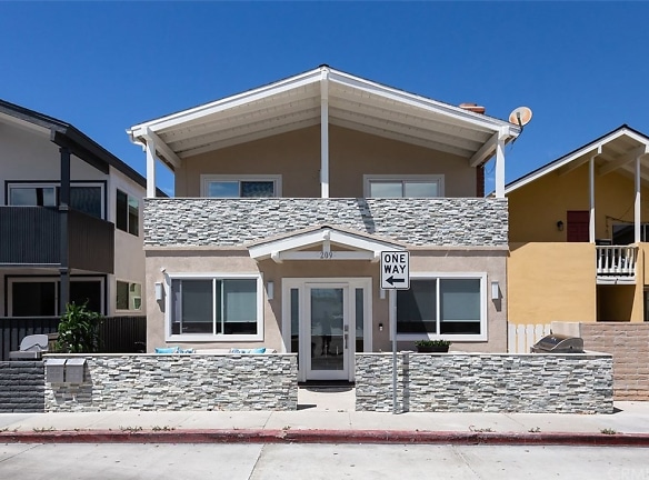 209 Cypress St - Newport Beach, CA