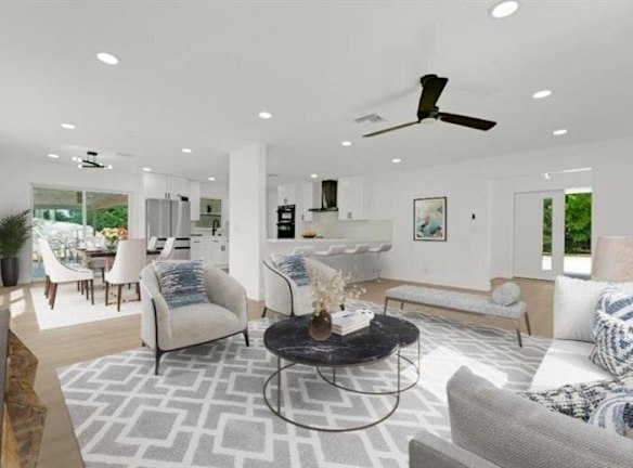 2476 Shore Dr - West Palm Beach, FL