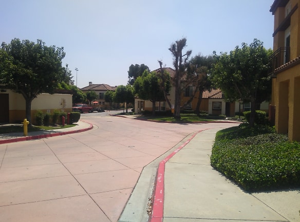 Villa Del Norte Apartments - Rancho Cucamonga, CA