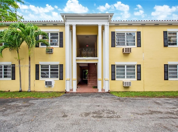 51 Edgewater Dr #8 - Coral Gables, FL