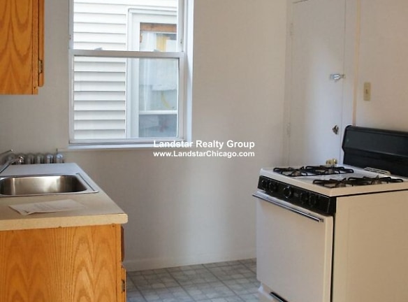 2948 N Albany Ave unit 2W - Chicago, IL