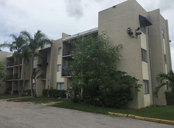 Biscayne Palm Club Apartments - Homestead, FL