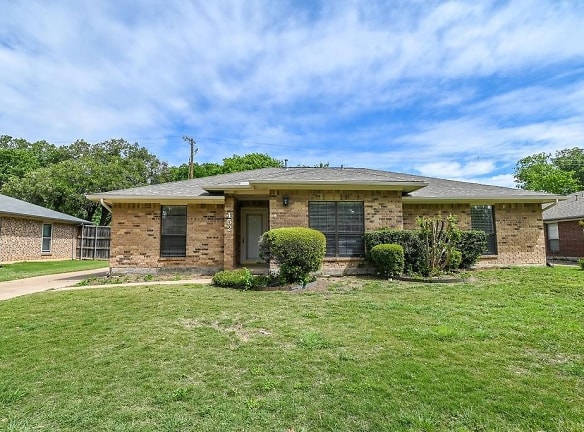 452 Cooper Ln - Coppell, TX