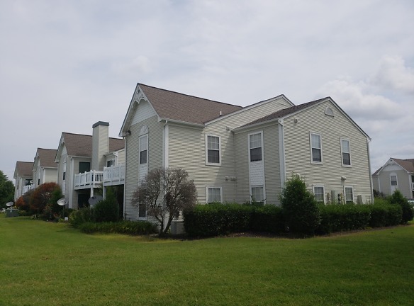 Dunlop House Apartments - Colonial Heights, VA