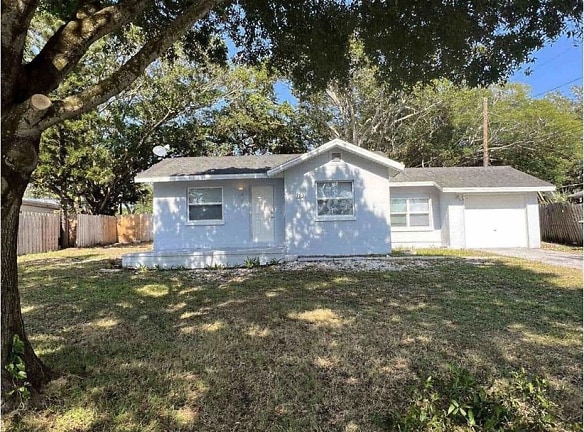223 S Hillcrest Ave - Clearwater, FL