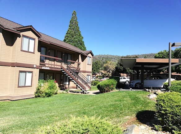 Quail Hollow One Apartments - Sonora, CA