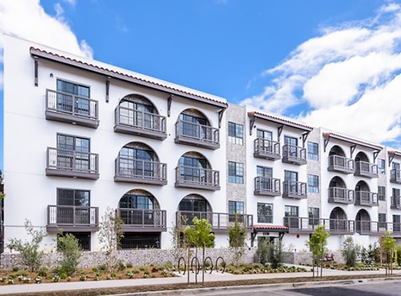Formosa Apartments - Los Angeles, CA