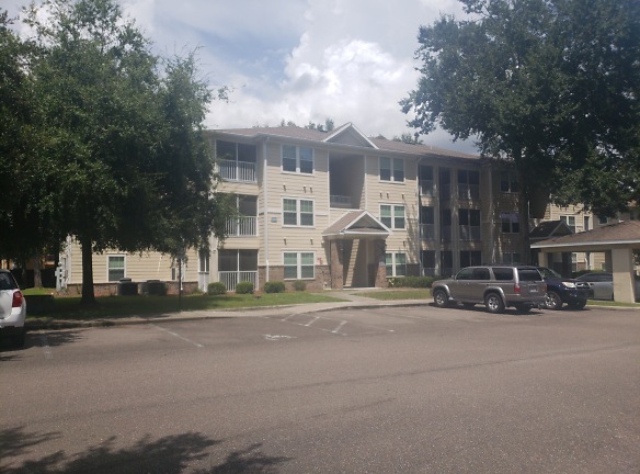Cricket Club Apartments - Gainesville, FL