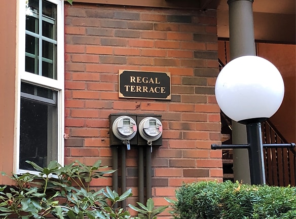 Regal Terrace Apartments - Portland, OR