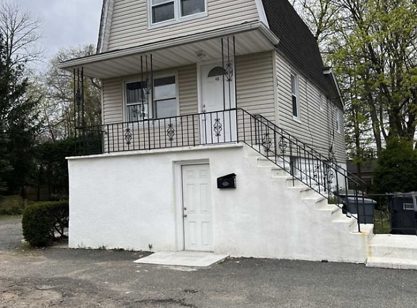 46 Hickory Ave - Bergenfield, NJ