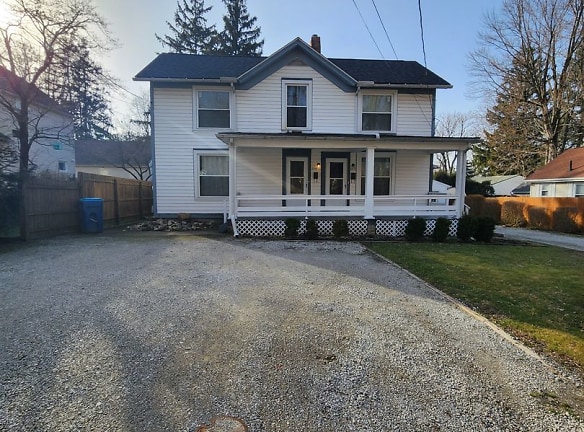 262 W High St - Painesville, OH