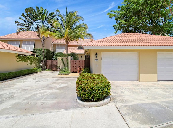 204 Old Meadow Way - Palm Beach Gardens, FL