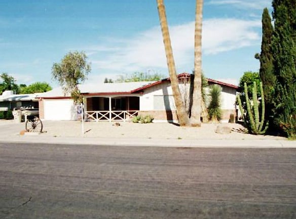 4330 W Royal Palm Rd - Glendale, AZ