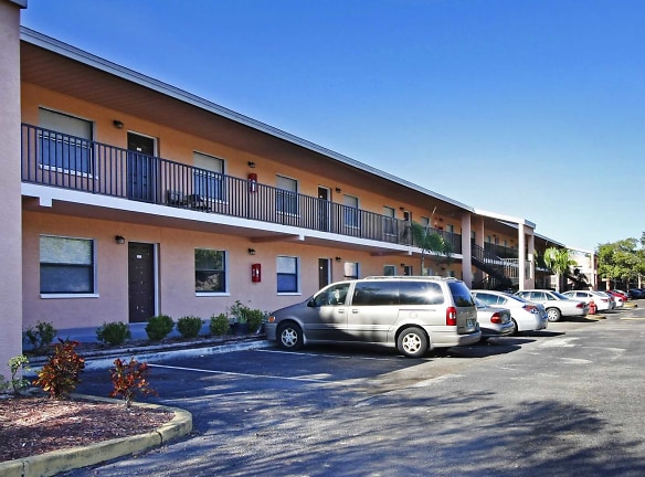 Sawgrass Apartments - Pinellas Park, FL