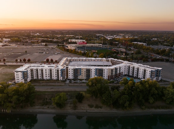805 Riverfront Apartments - West Sacramento, CA