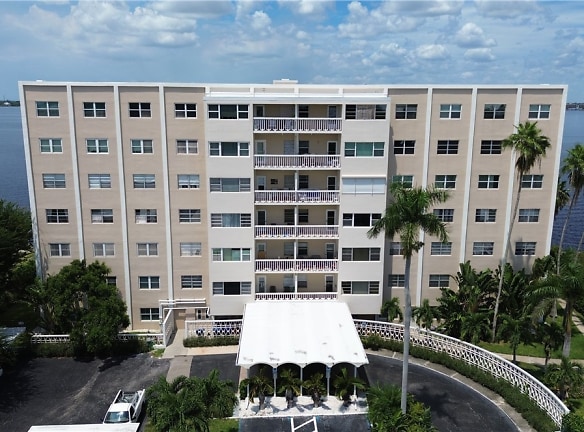 1900 Clifford St #201 - Fort Myers, FL