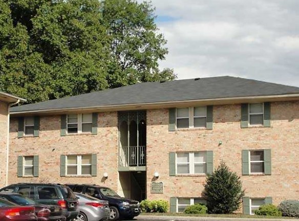 Woodridge Apartments - Roanoke, VA