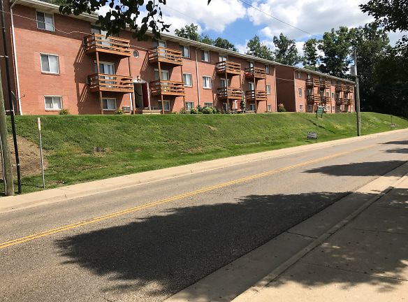 Parkview Apartments - Canton, OH