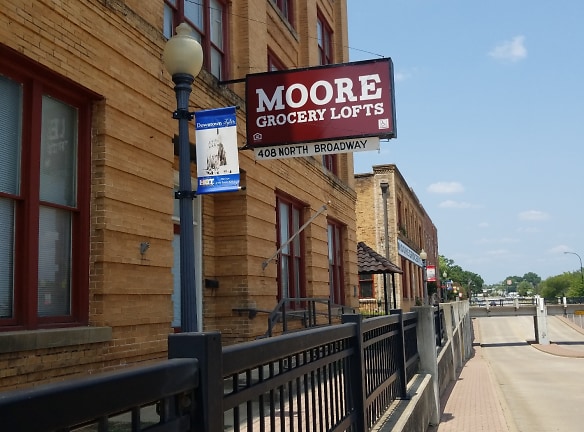 Moore Grocery Lofts Apartments - Tyler, TX