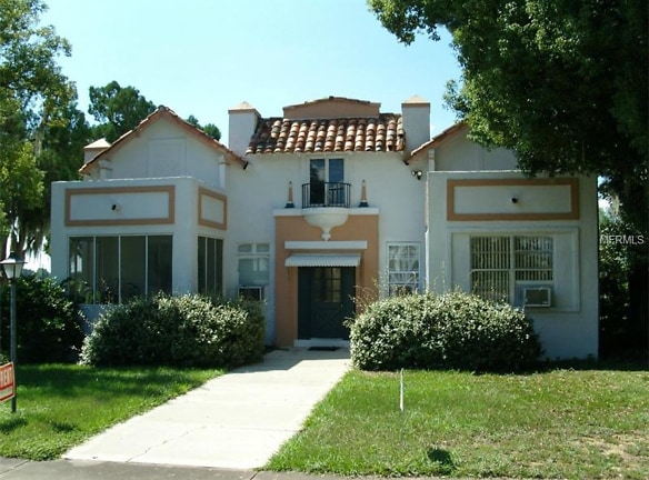611 S Palm Ave - Howey In The Hills, FL