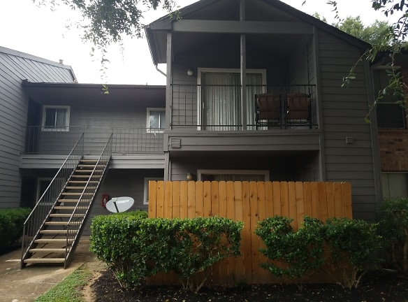 South Lake Villas Apartment Homes - Houston, TX