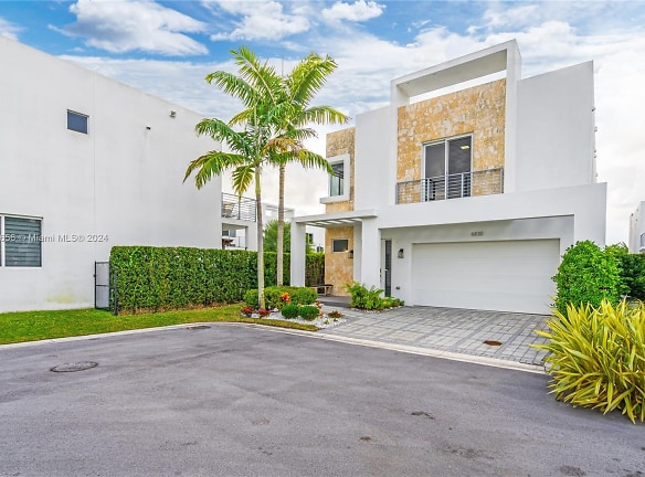6830 NW 103rd Ave #6830 - Doral, FL