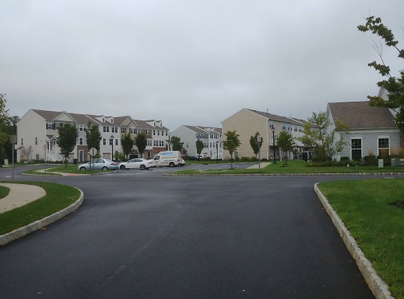 Weston Landing Townhouse Complex (120 Units) Swimming Pool Clubhouse Apartments - Eatontown, NJ