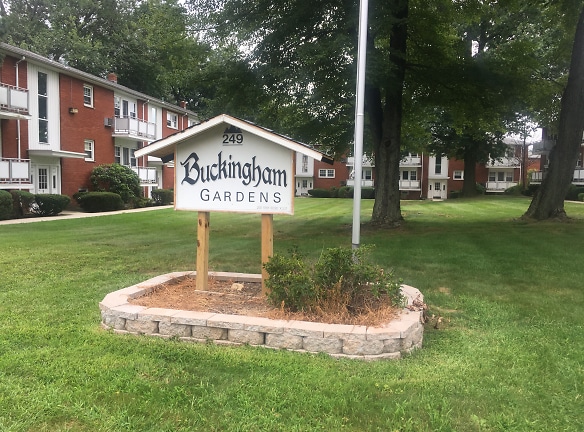 Buckingham Gardens Apartments - 249 N Middletown Rd - Nanuet, NY ...