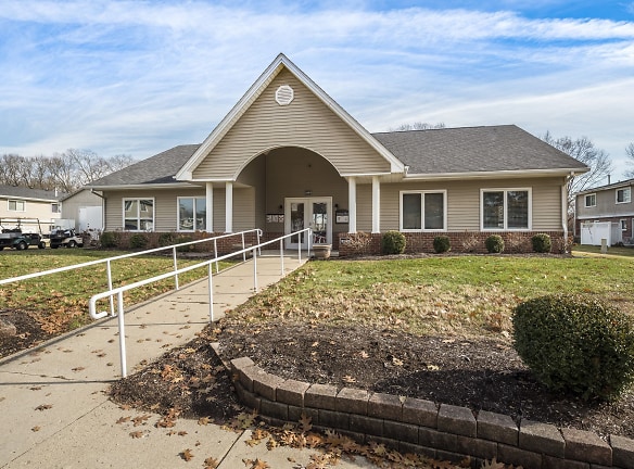 Parkview Rental Townhomes Apartments - Columbus, IN
