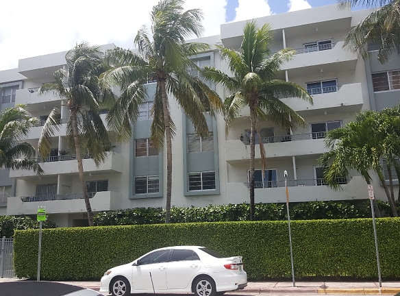 Lincoln Place Residences Apartments - Miami Beach, FL